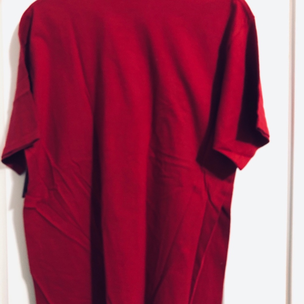 Hard Rock Cafe Red Kuwait Graphic Tee with Gold & Black Accents - Picture 5 of 10
